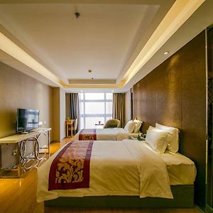 Elegant Twin Room